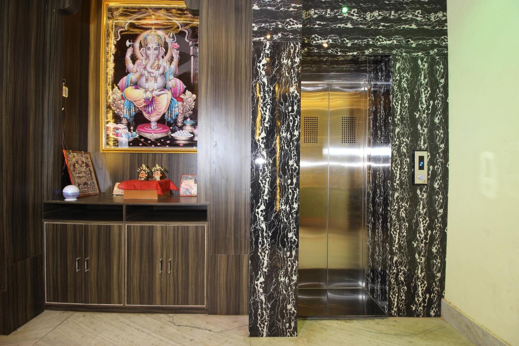 Hotel O Blue Diamond Варанаси Экстерьер фото
