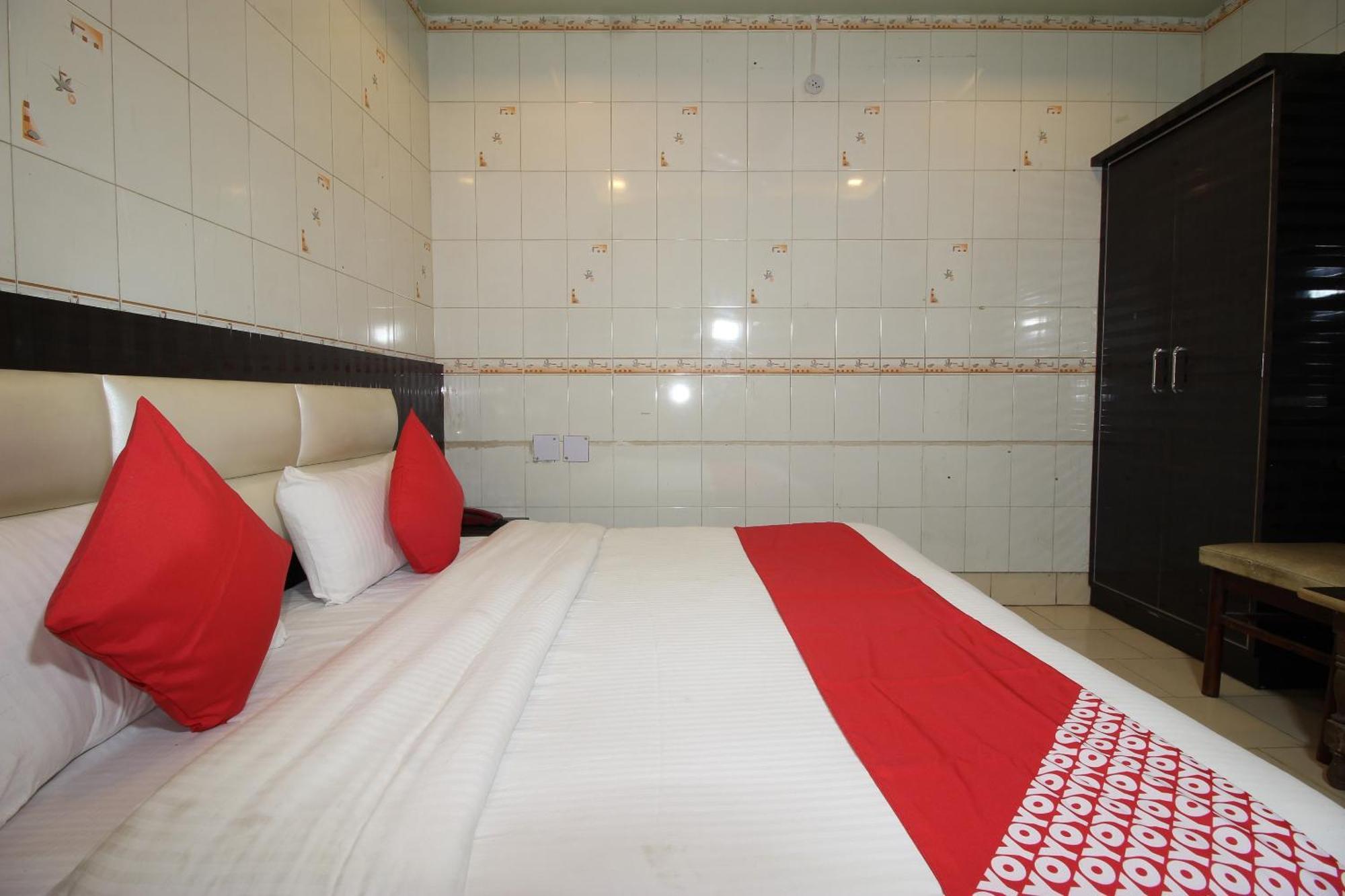 Hotel O Blue Diamond Варанаси Экстерьер фото
