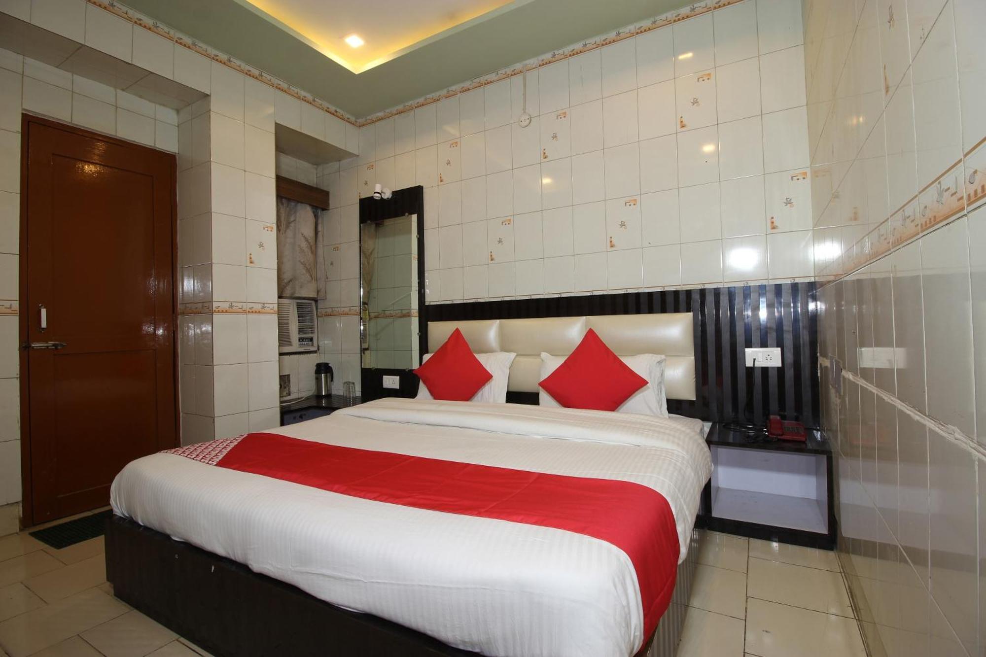 Hotel O Blue Diamond Варанаси Экстерьер фото