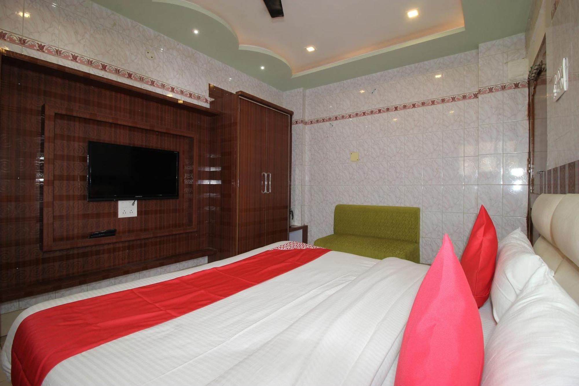 Hotel O Blue Diamond Варанаси Экстерьер фото
